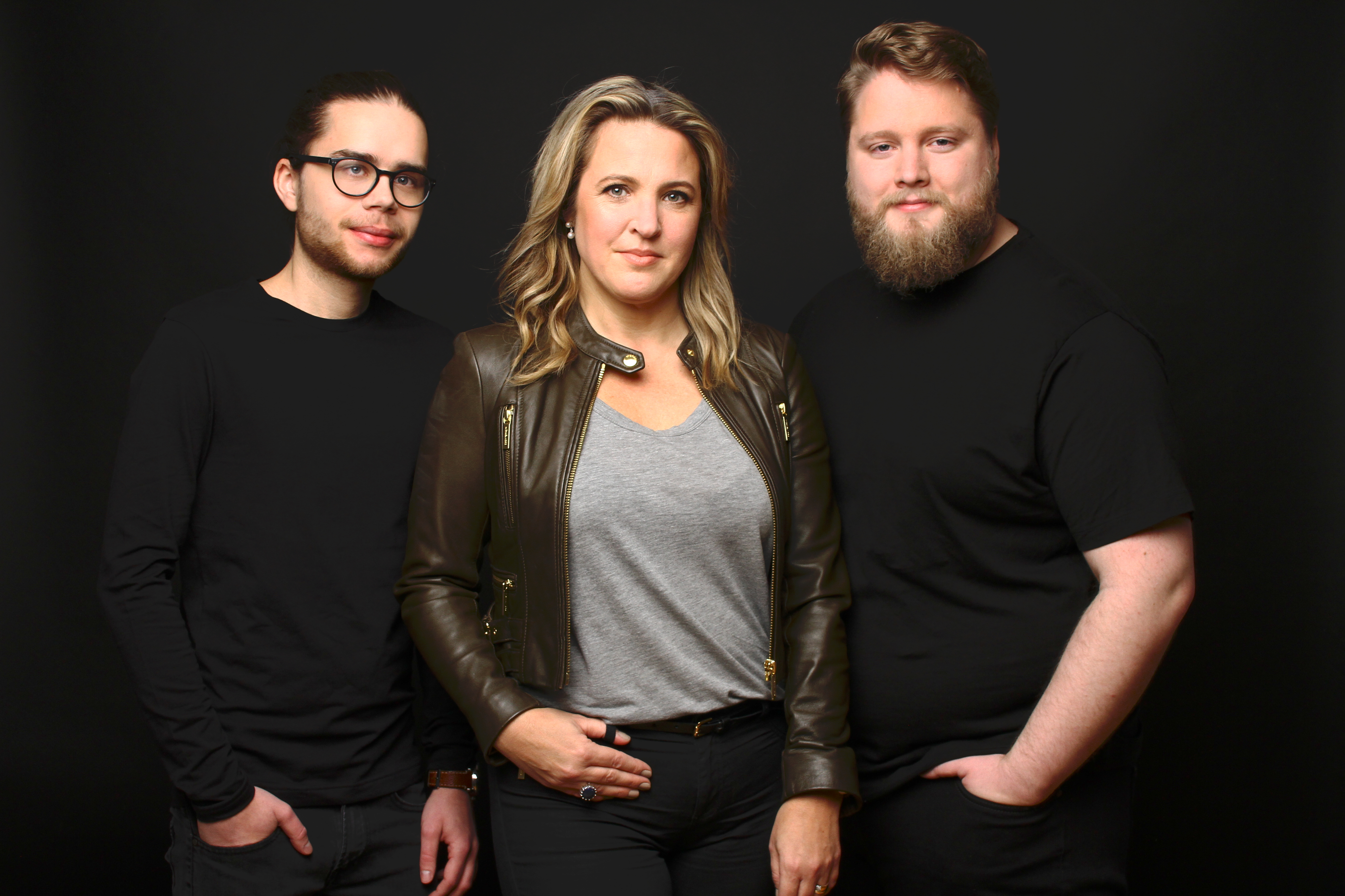 En gruppbild tagen på Andreas Jönsson, Daniel Karlsson och Linda von Beetzen