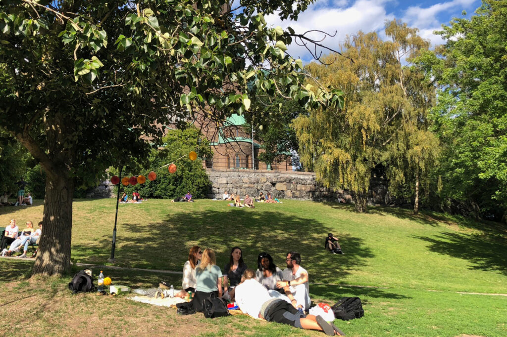 Picknick i Vita bergsparken i Stockholm